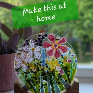 Kit: 20cm Summery Circle in Wooden Stand £60