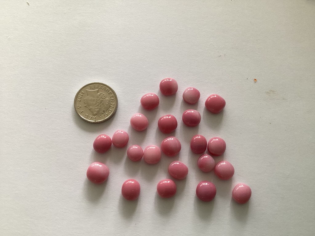 Coe 90 - cabochon - pink opal x 22 - under 5 mm - perfect for noses!